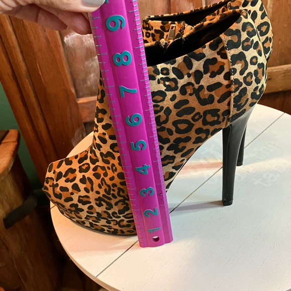 Charlotte Russe peep today leopard print platform stiletto. Size 10 - Picture 5 of 10